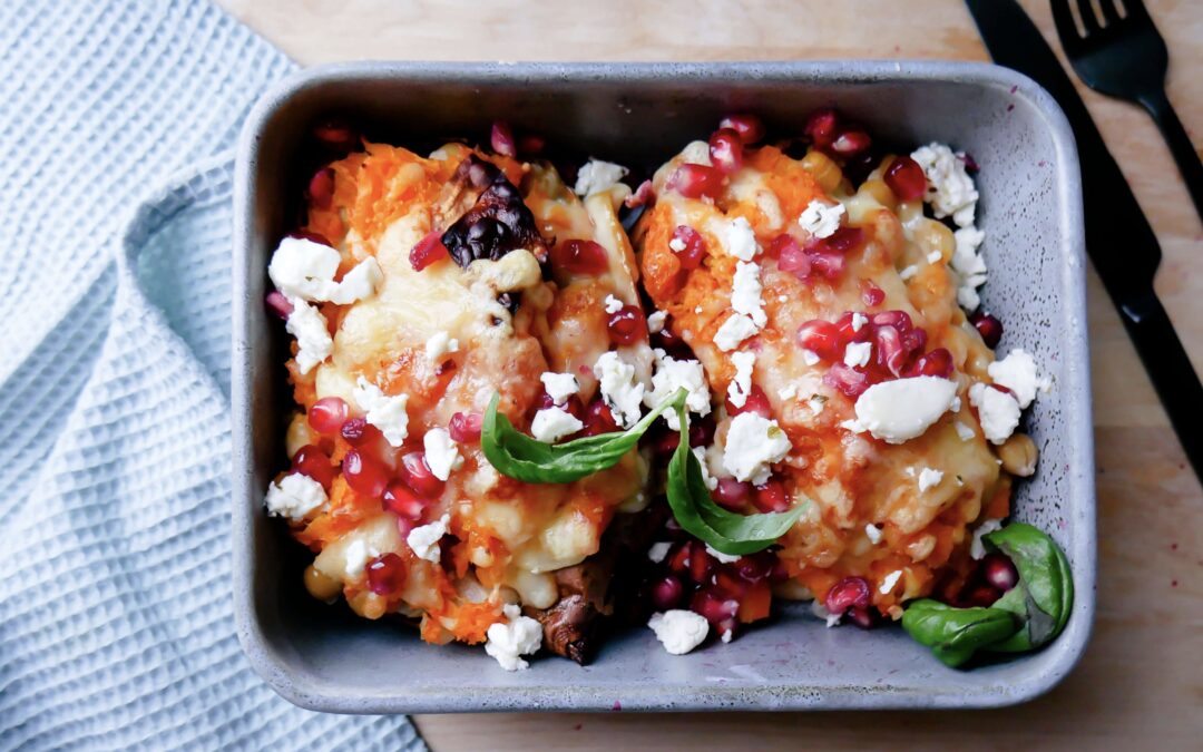 Ovnsbakt søtpotet med syrlig og næringsrikt fyll, for en sunn vegetarmiddag