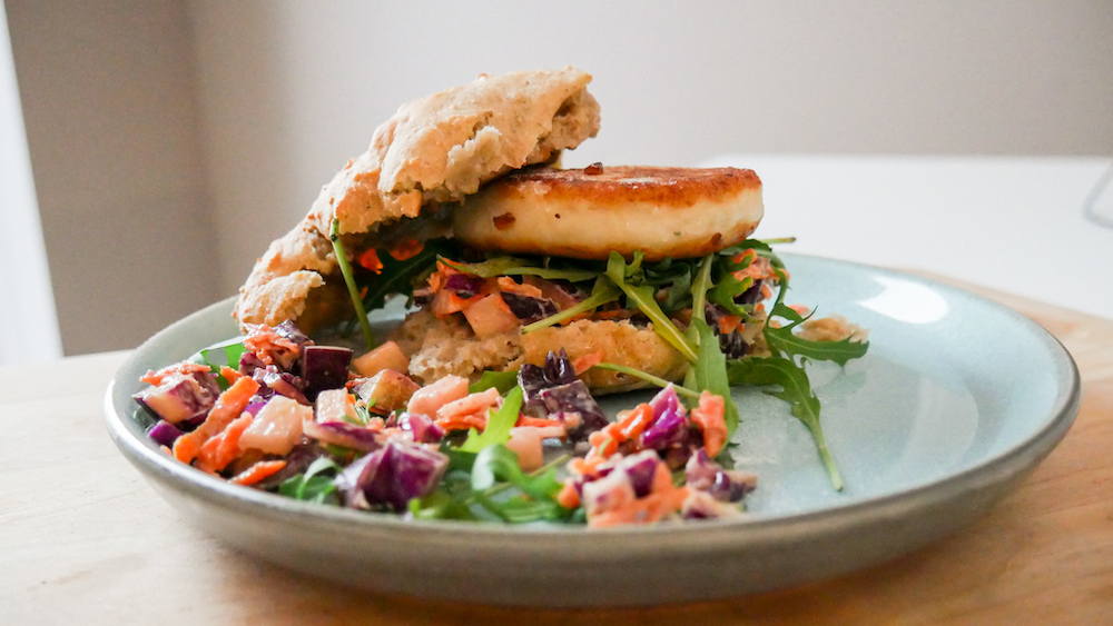 Fiskebrurger med grovt burgerbrød